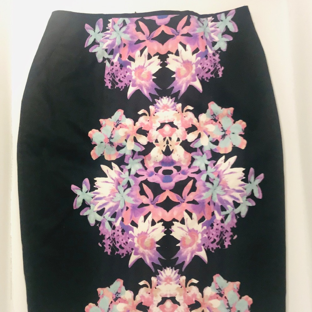Floral pencil skirt by Mossimo.